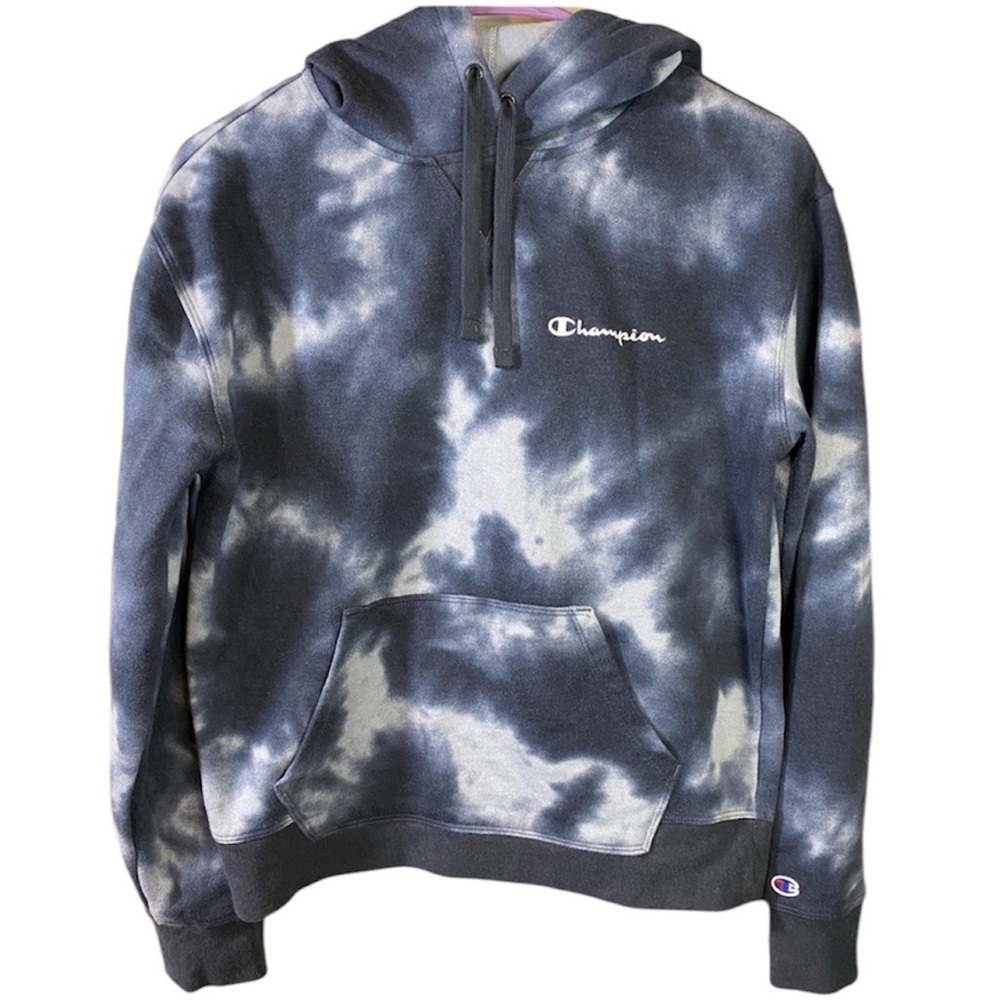 Champion Pull over hoodie. Tye dye black an white. Size S. G-03
